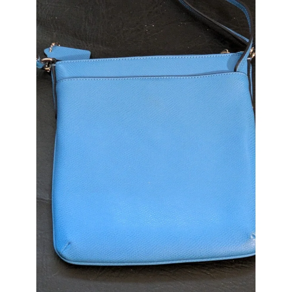 Coach New York Hipster Blue Pebbled Leather Crossbody Purse Strap 9 x 9 In
